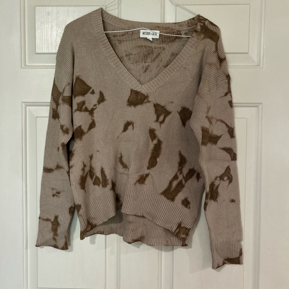 Warm Beige Tie-Dye V-Neck Sweater NWOT.